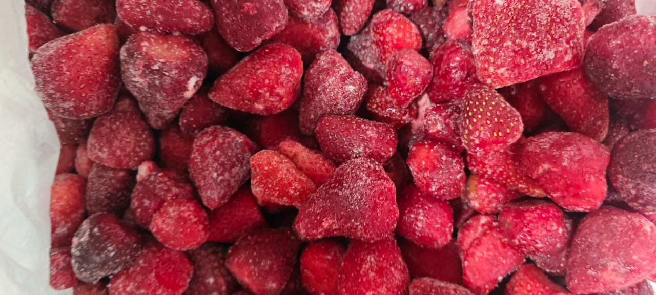 فراولة مجمدة طازجة